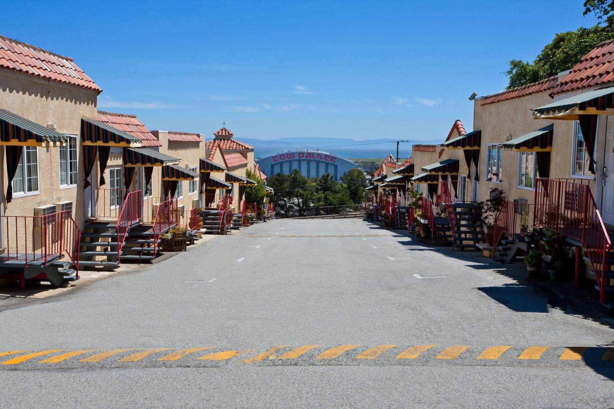 Alpine Inn & Suites Дейли-Сити Экстерьер фото